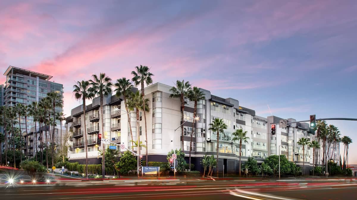 , an Airbnb-friendly apartment in Marina Del Rey, CA
