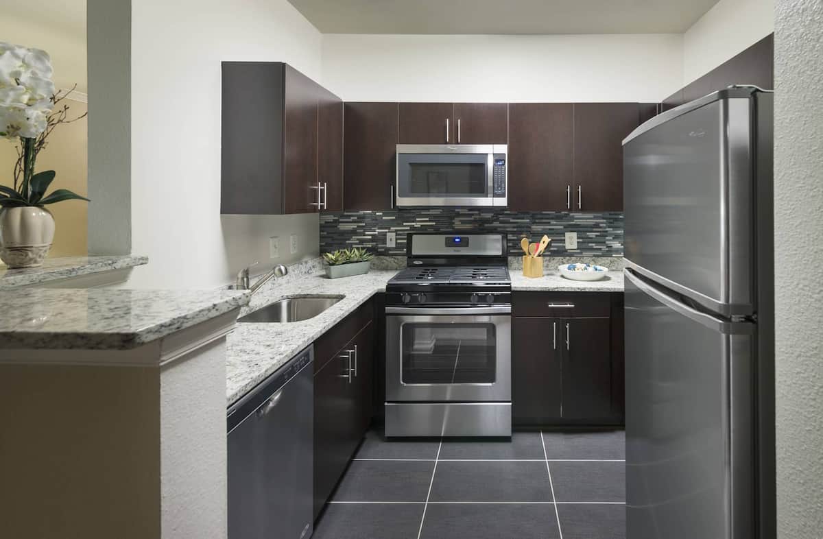 , an Airbnb-friendly apartment in Herndon, VA