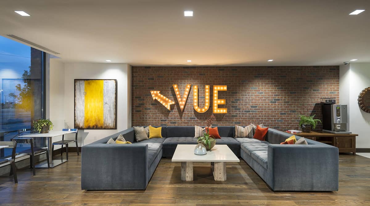 RGVtYW5kUGljdHVyZToxOTUxNTc1ODQ1