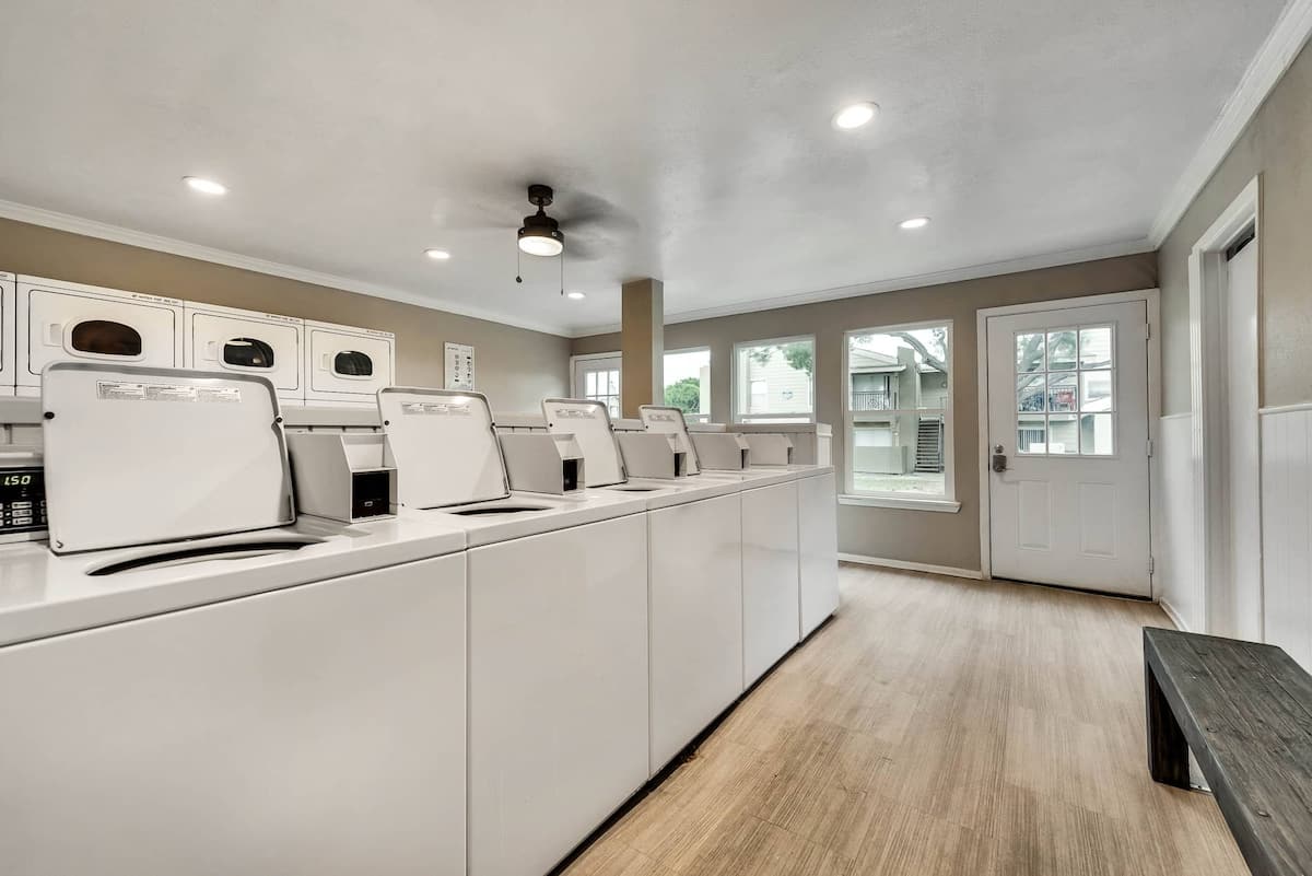 RGVtYW5kUGljdHVyZToxOTQzMTQ3NDU5