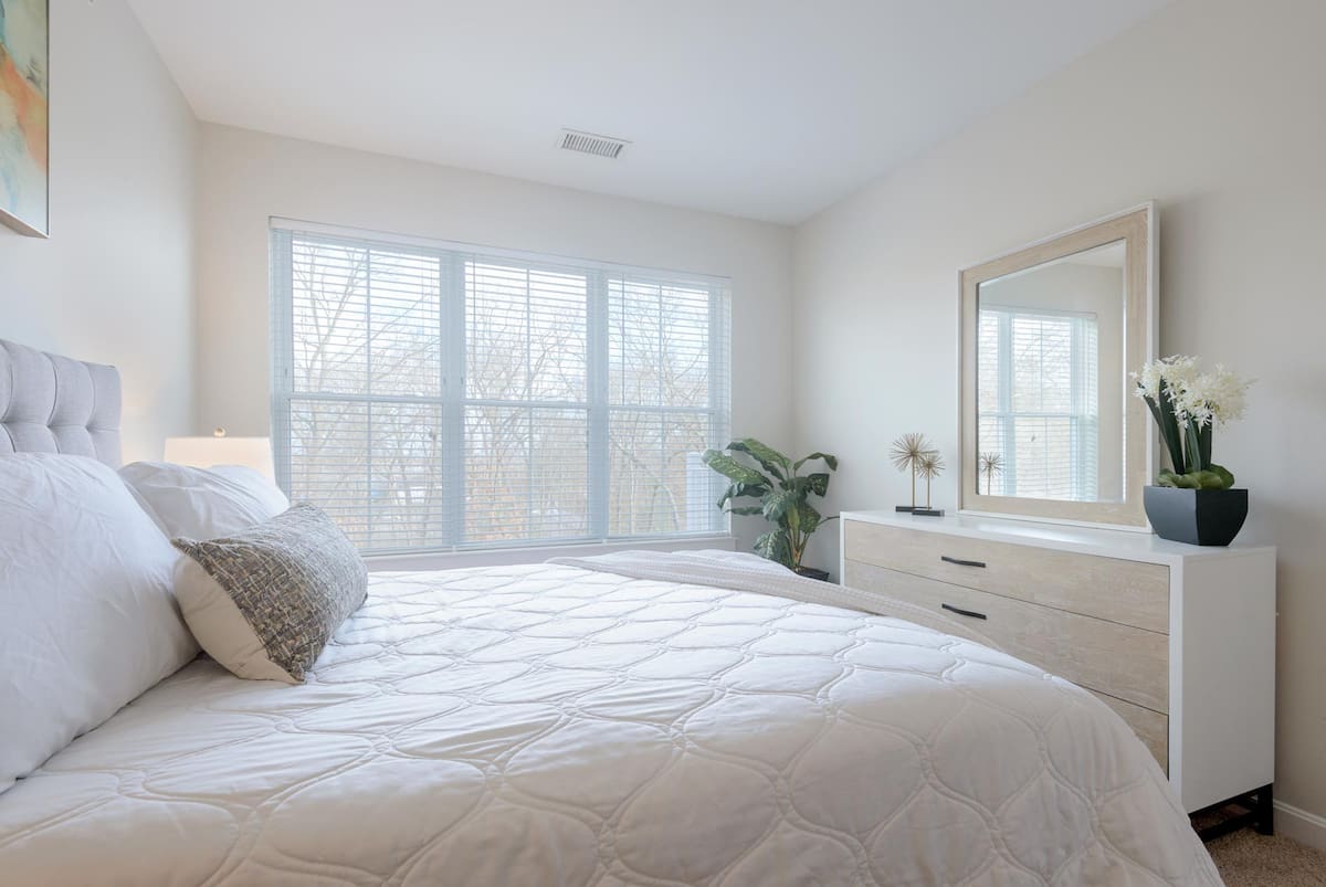 , an Airbnb-friendly apartment in Norwood, MA