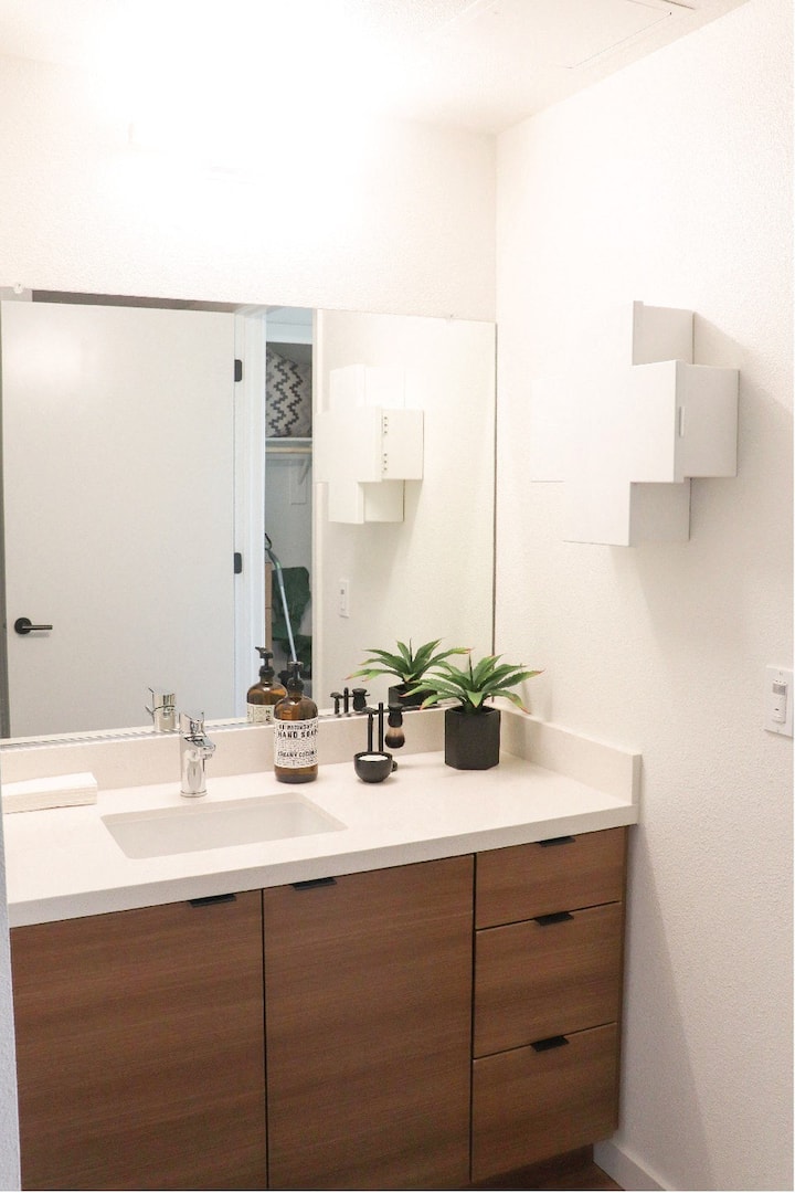RGVtYW5kUGljdHVyZToyNDE5NzkxNzQ4
