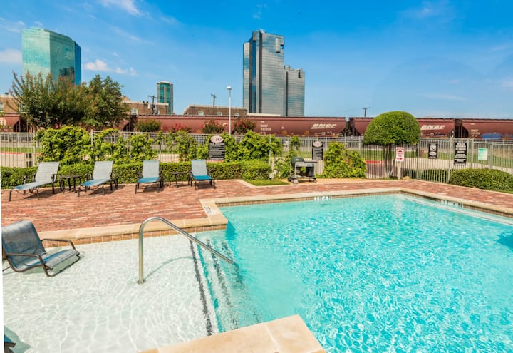 RGVtYW5kUGljdHVyZToyNDEyMjY2NzY4