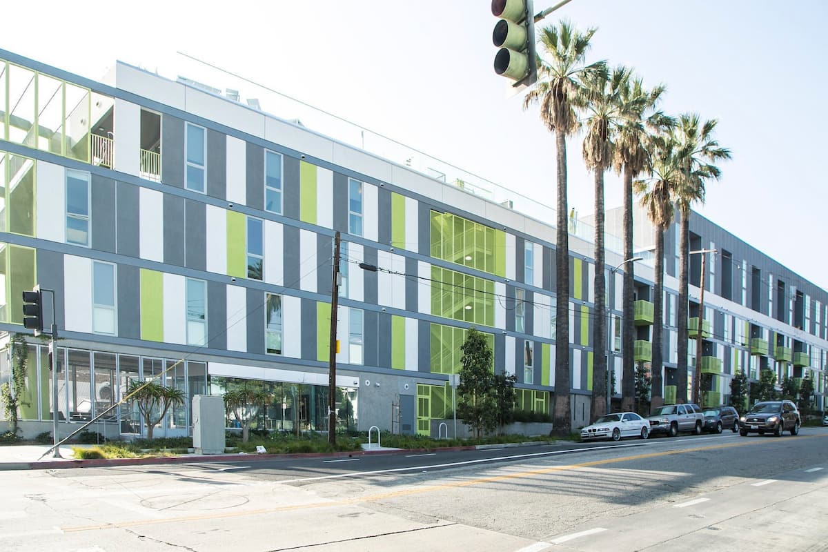 Exterior of Inspire Belmont, an Airbnb-friendly apartment in Los Angeles, CA