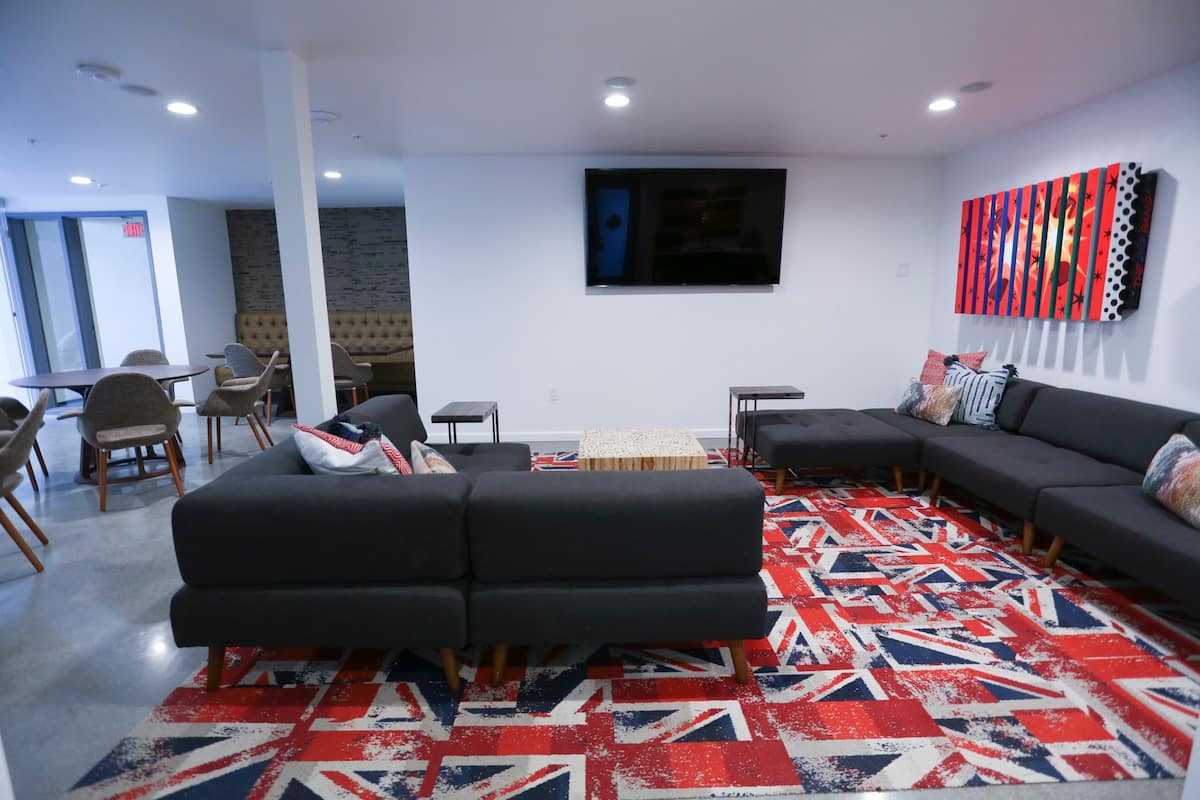 Inspire Belmont Apartments, an Airbnbfriendly apartment