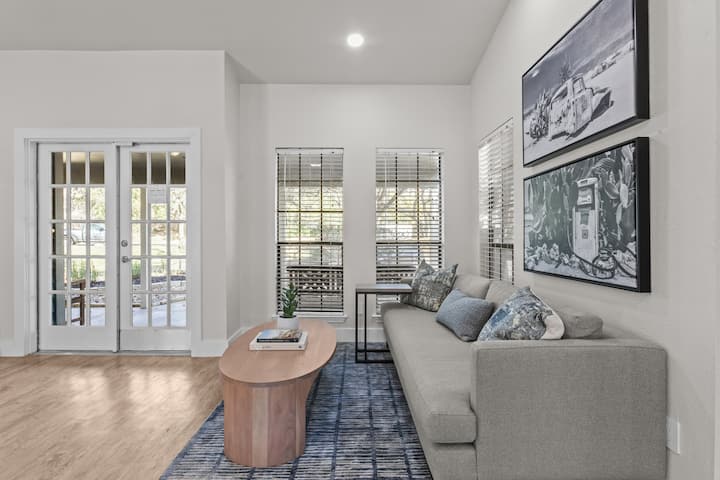 RGVtYW5kUGljdHVyZToyNDEyMjU0NzAx