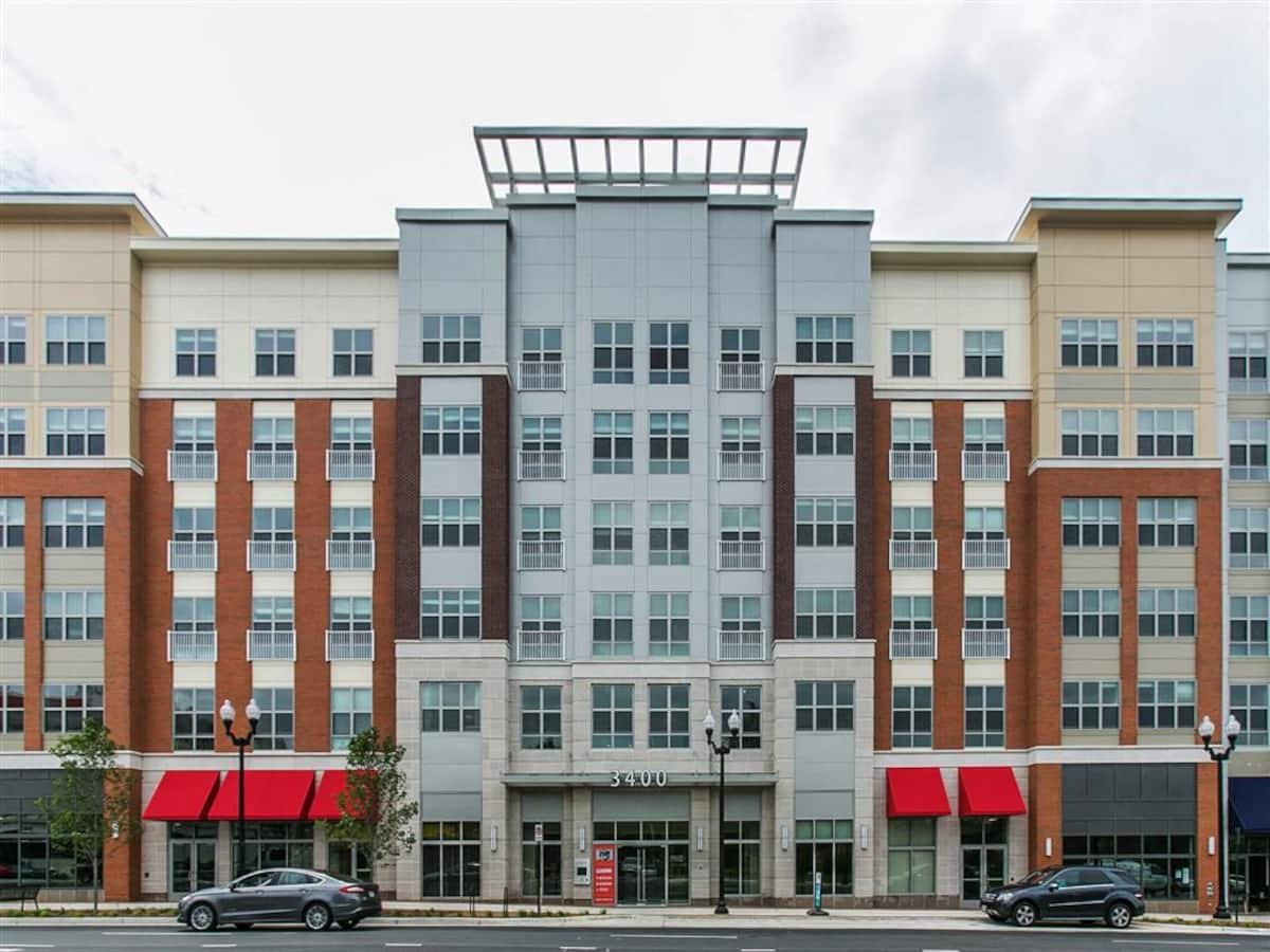 , an Airbnb-friendly apartment in Arlington, VA