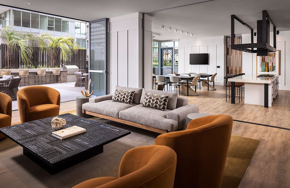 RGVtYW5kUGljdHVyZToxOTQzMTIwMzkx