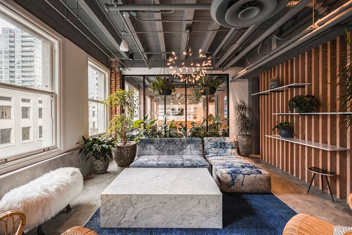 RGVtYW5kUGljdHVyZToyMDQ3MzU2NDgx