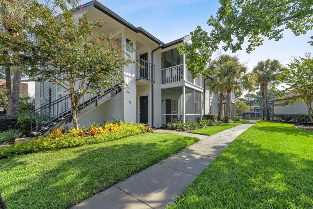 , an Airbnb-friendly apartment in Jacksonville, FL