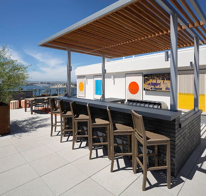 Earn with Airbnb-friendly apartments in San Diego | Airbnb