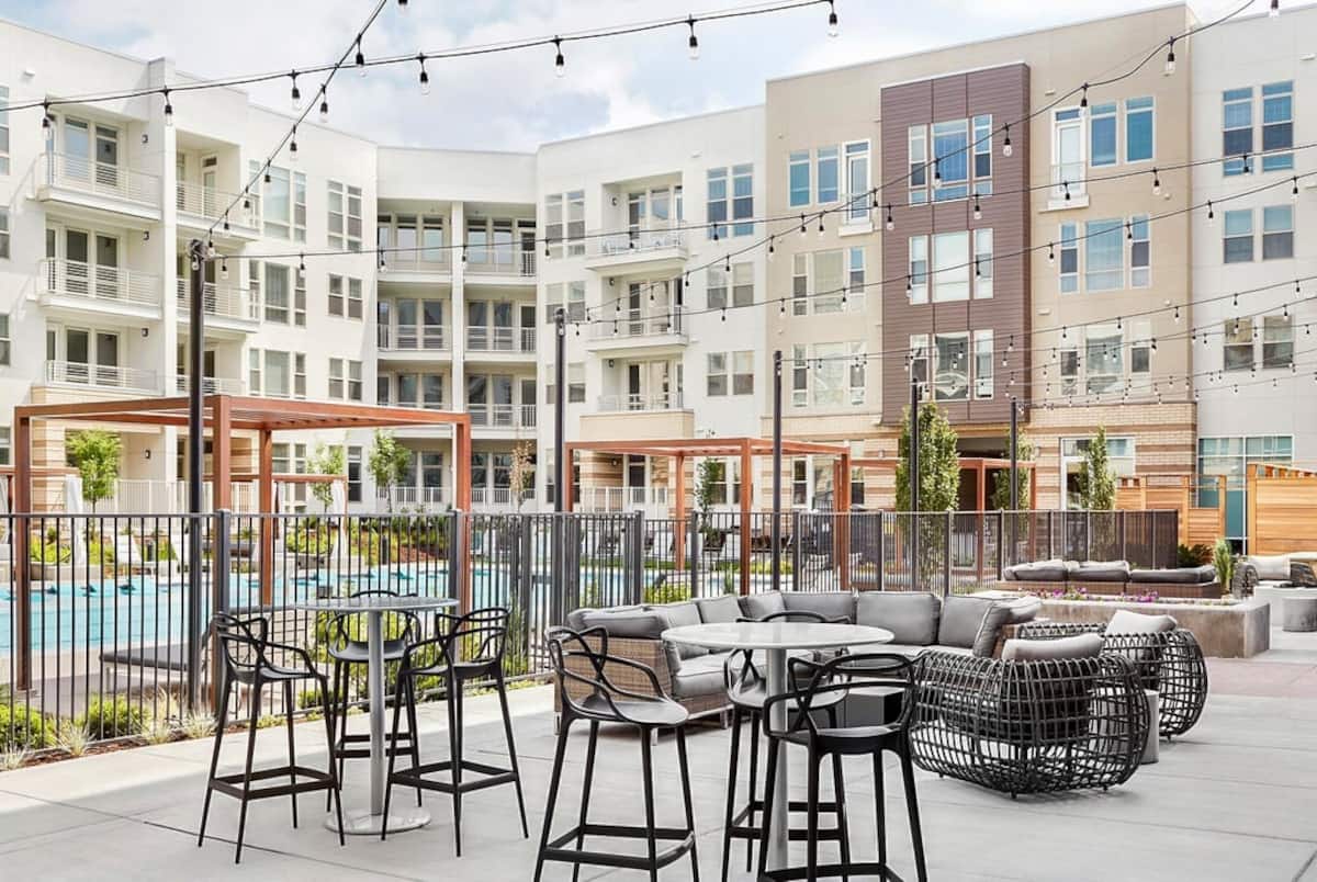 RGVtYW5kUGljdHVyZToxOTU1MjE2NzQy