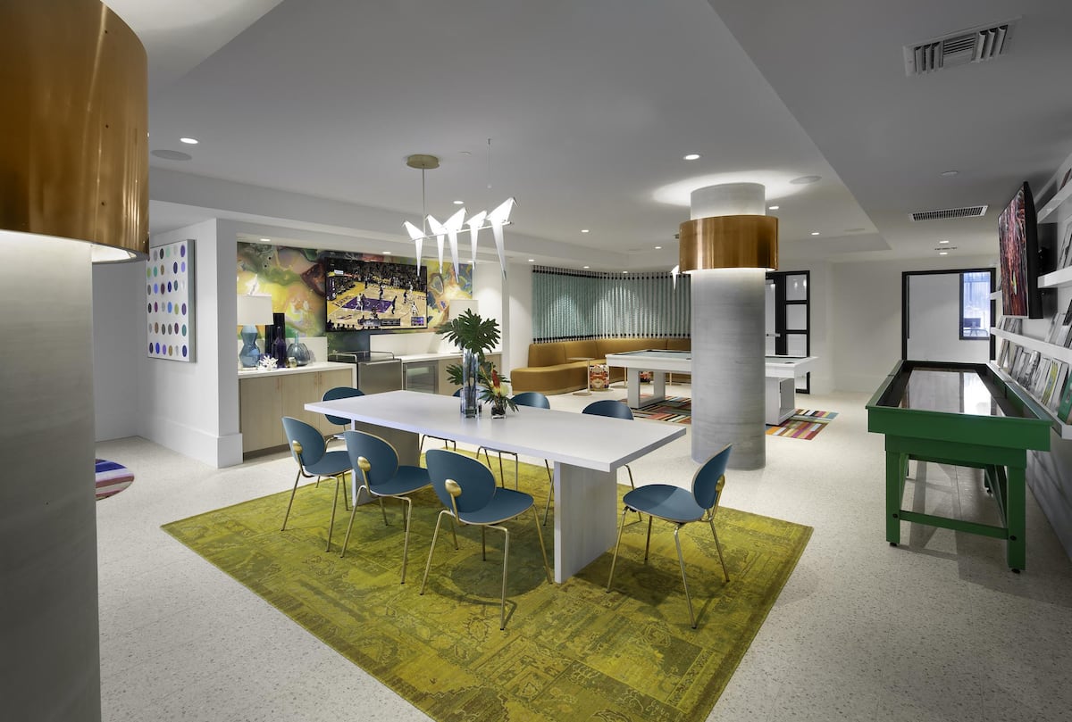 RGVtYW5kUGljdHVyZToxOTQzMTI1NTAy