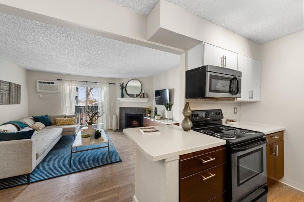 , an Airbnb-friendly apartment in Lakewood, CO