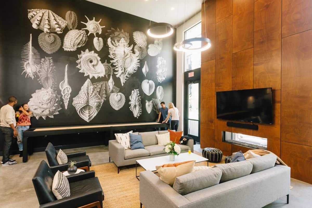 RGVtYW5kUGljdHVyZToxOTkyODMxNjM4