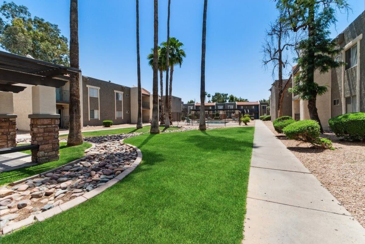 , an Airbnb-friendly apartment in Phoenix, AZ