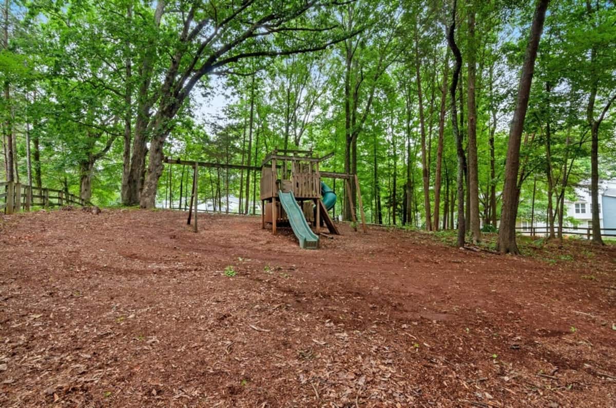 RGVtYW5kUGljdHVyZToxOTU1MjE3Njgz