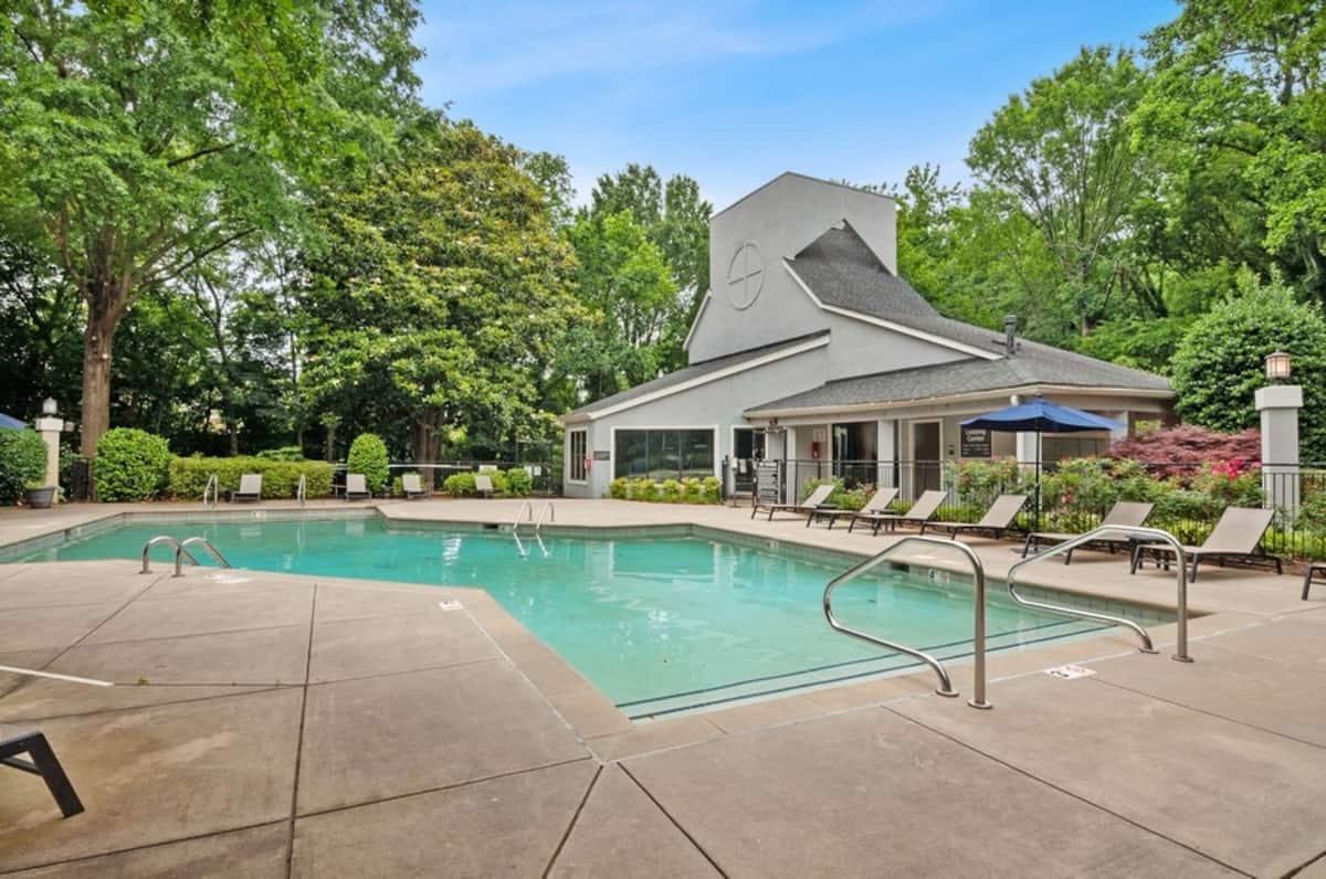 RGVtYW5kUGljdHVyZToxOTU1MjE3Njcz