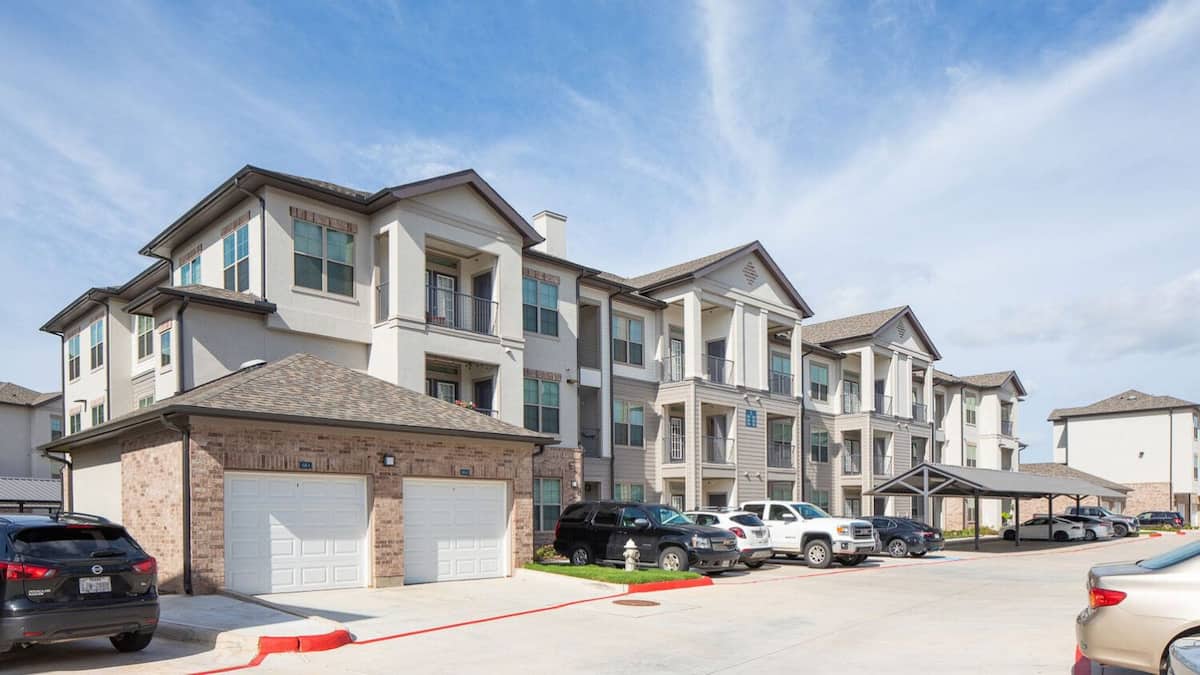 , an Airbnb-friendly apartment in Missouri City, TX