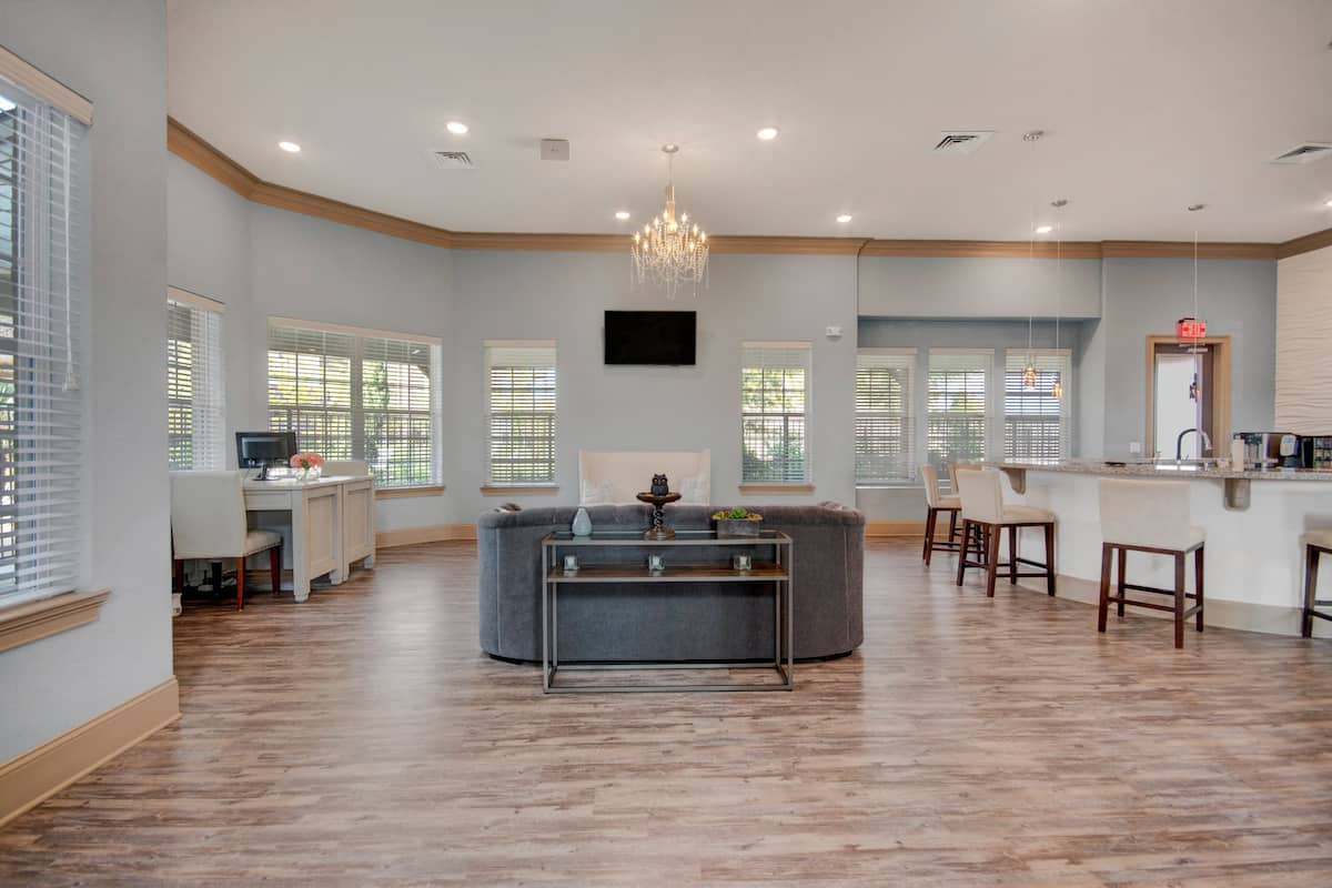 RGVtYW5kUGljdHVyZToyNDEyMjYwNzgz