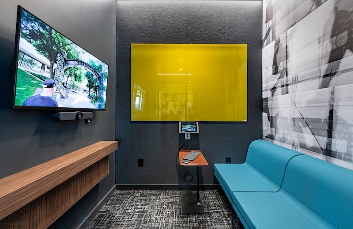 RGVtYW5kUGljdHVyZToyNDg2ODkzNDI2