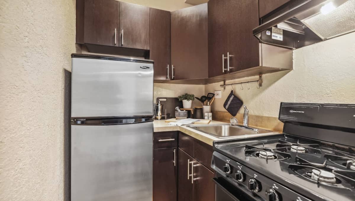 RGVtYW5kUGljdHVyZToyMTUwMjQ0OTcx