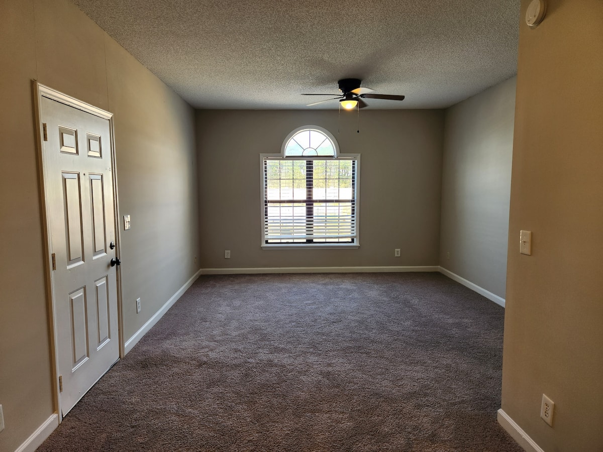 RGVtYW5kUGljdHVyZToyMjU0NzM5MTU3