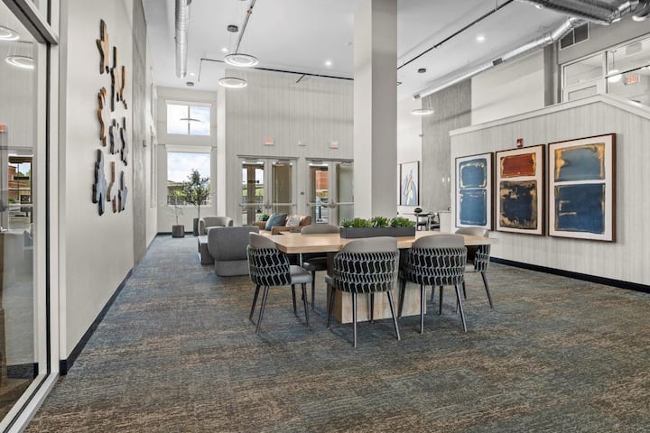 RGVtYW5kUGljdHVyZToyNDEyMjY2MDM2