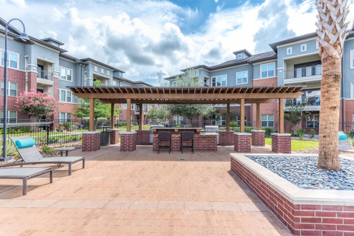 RGVtYW5kUGljdHVyZToyNDEyMjY2MjUz