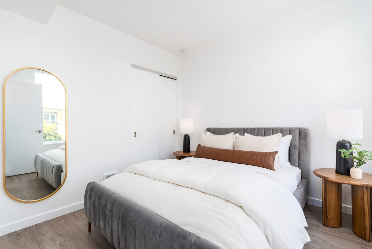 , an Airbnb-friendly apartment in San Francisco, CA