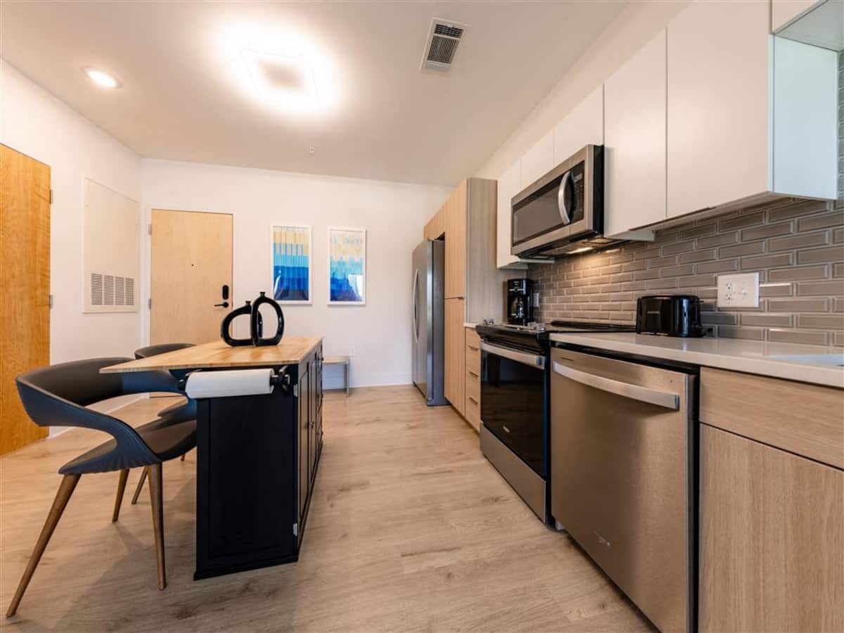 , an Airbnb-friendly apartment in Charlotte, NC