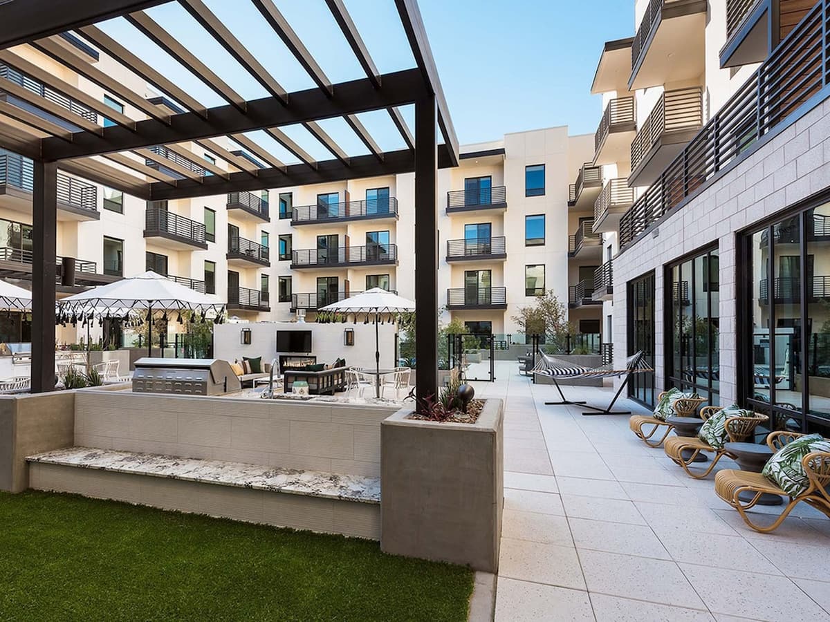 , an Airbnb-friendly apartment in Scottsdale, AZ