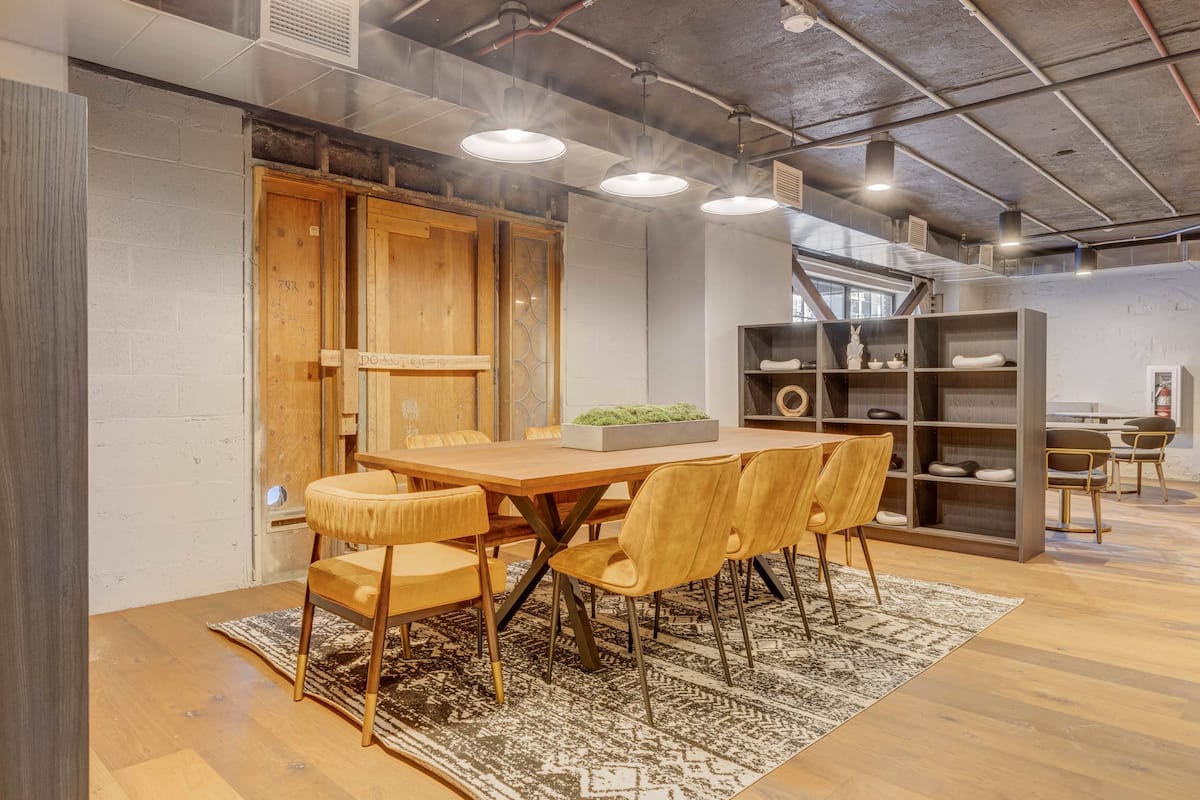 RGVtYW5kUGljdHVyZToyMjQ0NjQwODE5