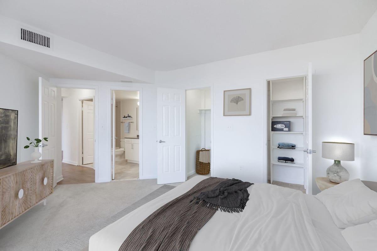 , an Airbnb-friendly apartment in Arlington, VA