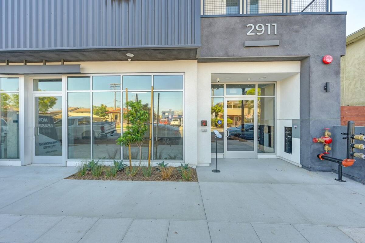 Exterior of 2911 Adams, an Airbnb-friendly apartment in San Diego, CA