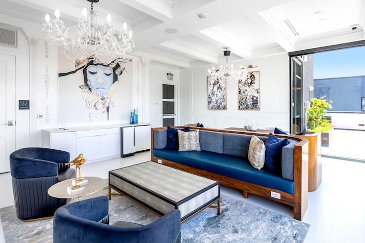 RGVtYW5kUGljdHVyZToyMzU3Mzk3Mzg5