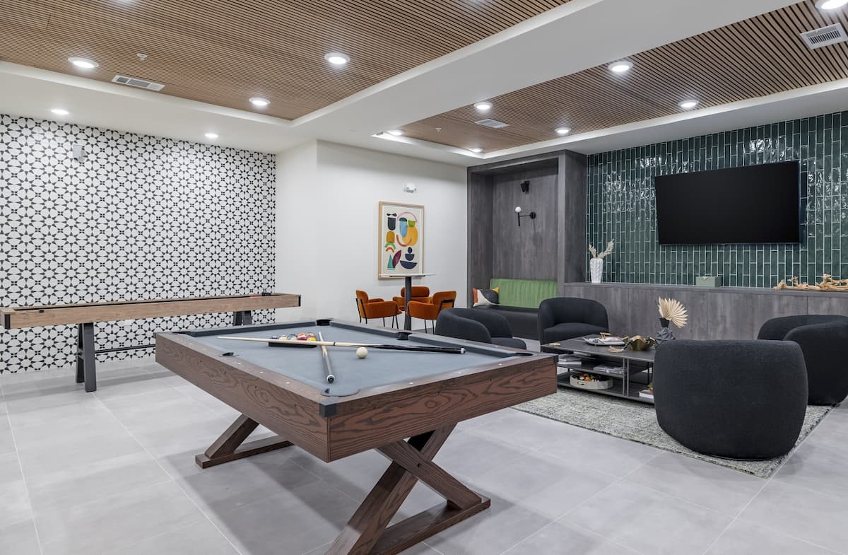 RGVtYW5kUGljdHVyZToyMjEyNjA1NzE2