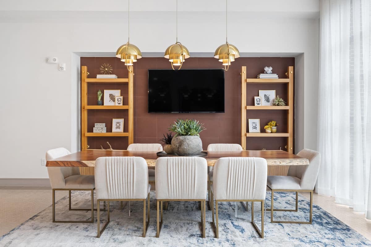 , an Airbnb-friendly apartment in Houston, TX