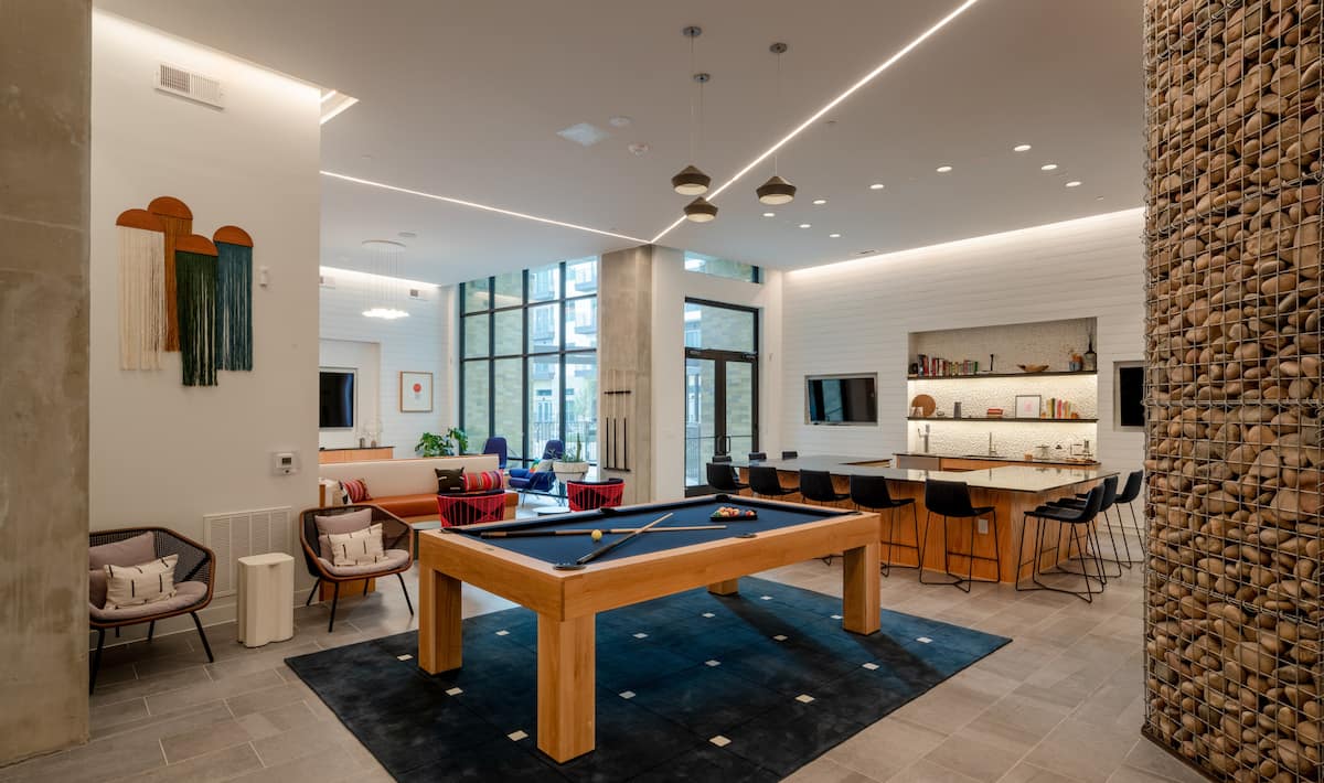 RGVtYW5kUGljdHVyZToyMzMyMTc2MTI5