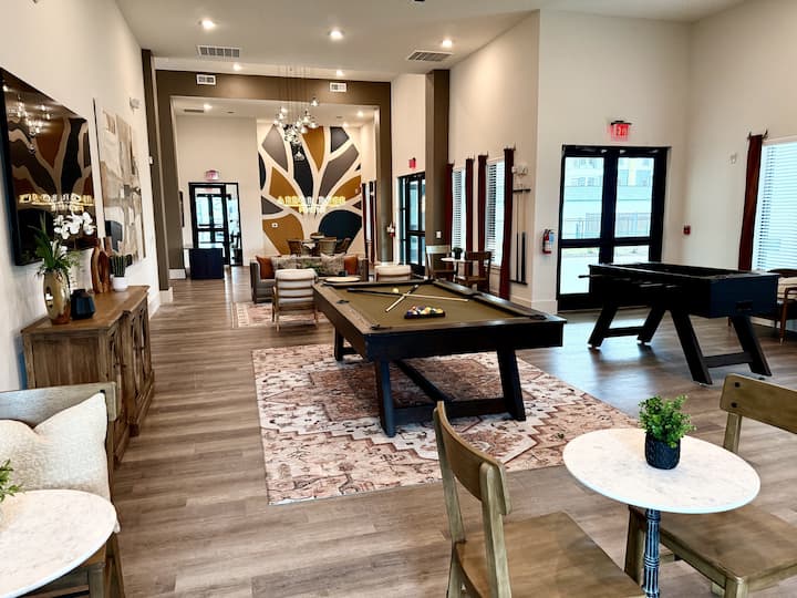 RGVtYW5kUGljdHVyZToyNDI4MDc1NDM1