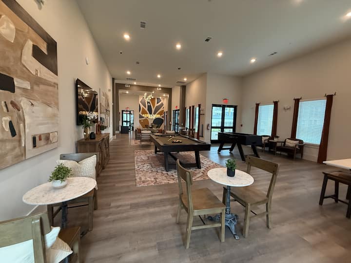 RGVtYW5kUGljdHVyZToyNDI4MDc1NDMw