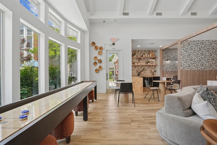 RGVtYW5kUGljdHVyZToyNDEyMjY5MTc1