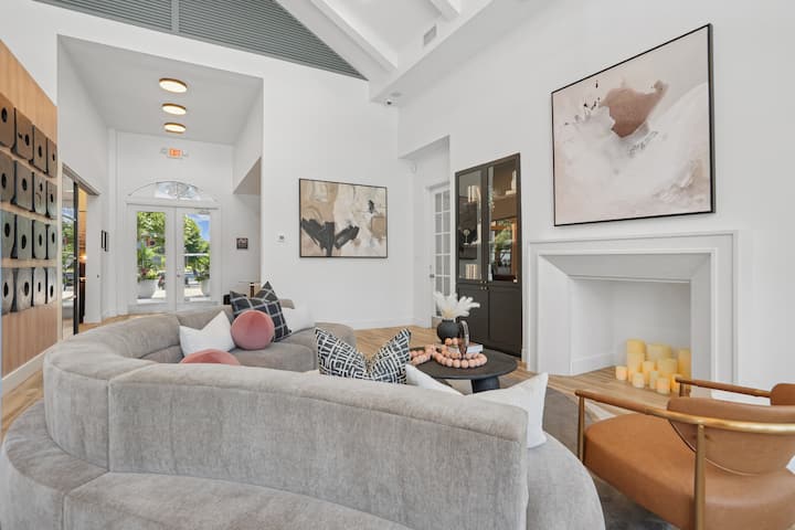 RGVtYW5kUGljdHVyZToyNDEyMjY5MTc3