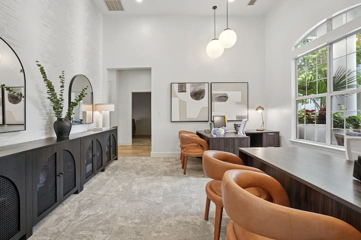 RGVtYW5kUGljdHVyZToyNDEyMjY5MTgy