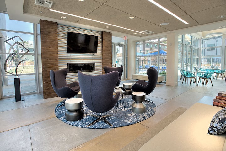 RGVtYW5kUGljdHVyZToyNDg2ODk2OTg0