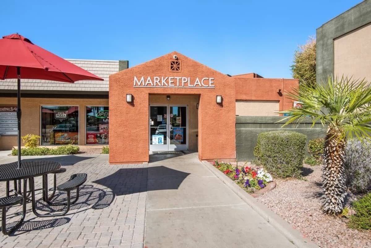 , an Airbnb-friendly apartment in Phoenix, AZ