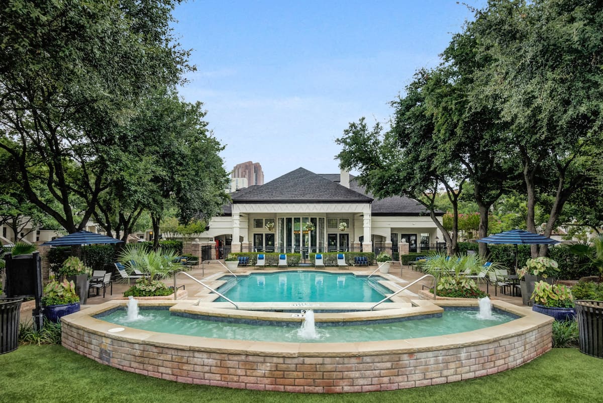 , an Airbnb-friendly apartment in Dallas, TX