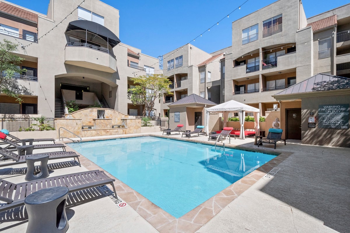 , an Airbnb-friendly apartment in Dallas, TX