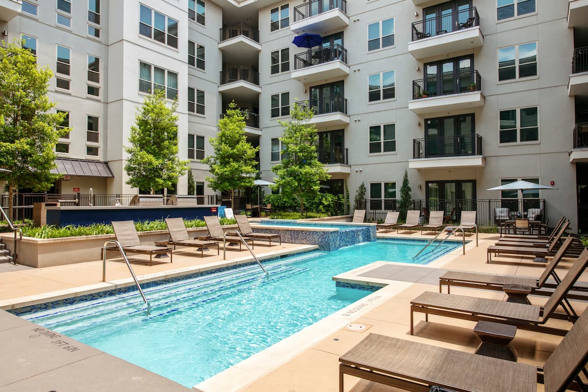 , an Airbnb-friendly apartment in Irving, TX