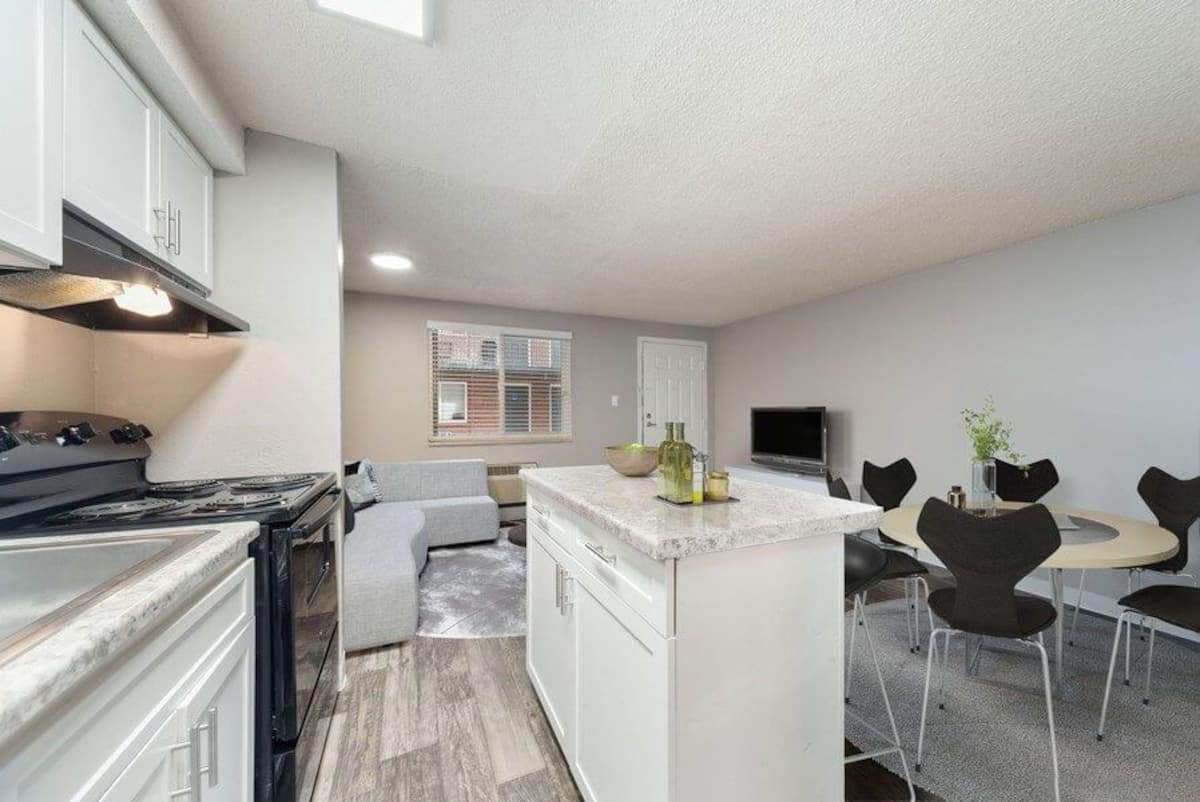 , an Airbnb-friendly apartment in Glendale, CO